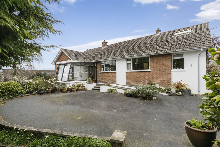 4 Brown's Brae Off Croft Road, Holywood